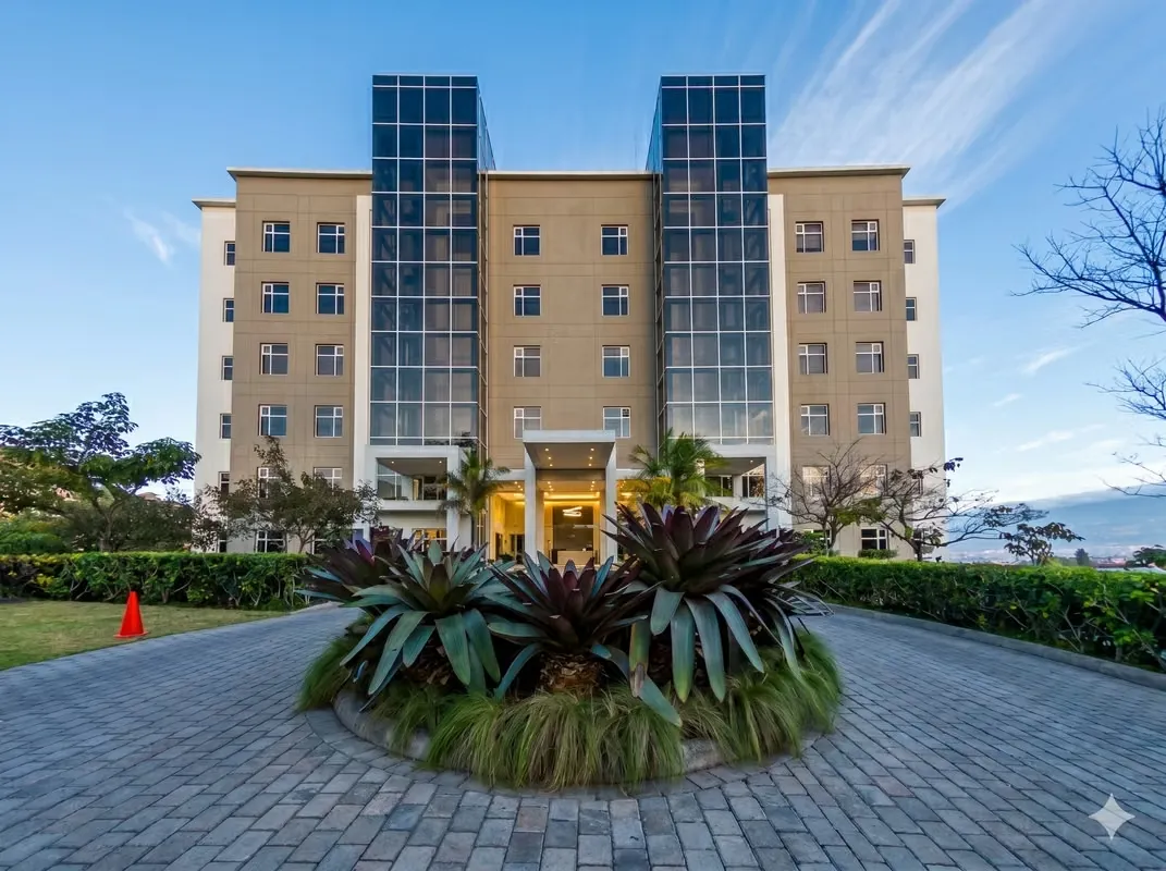 Exclusivo apartamento en torre en Escazú con espectacular vista,