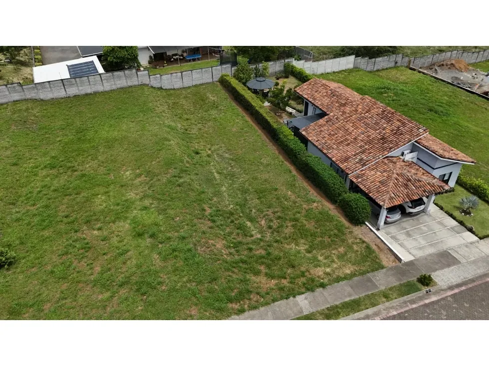 Construya la casa que siempre soñó en una propiedad con excelente ubicación, a solo ...