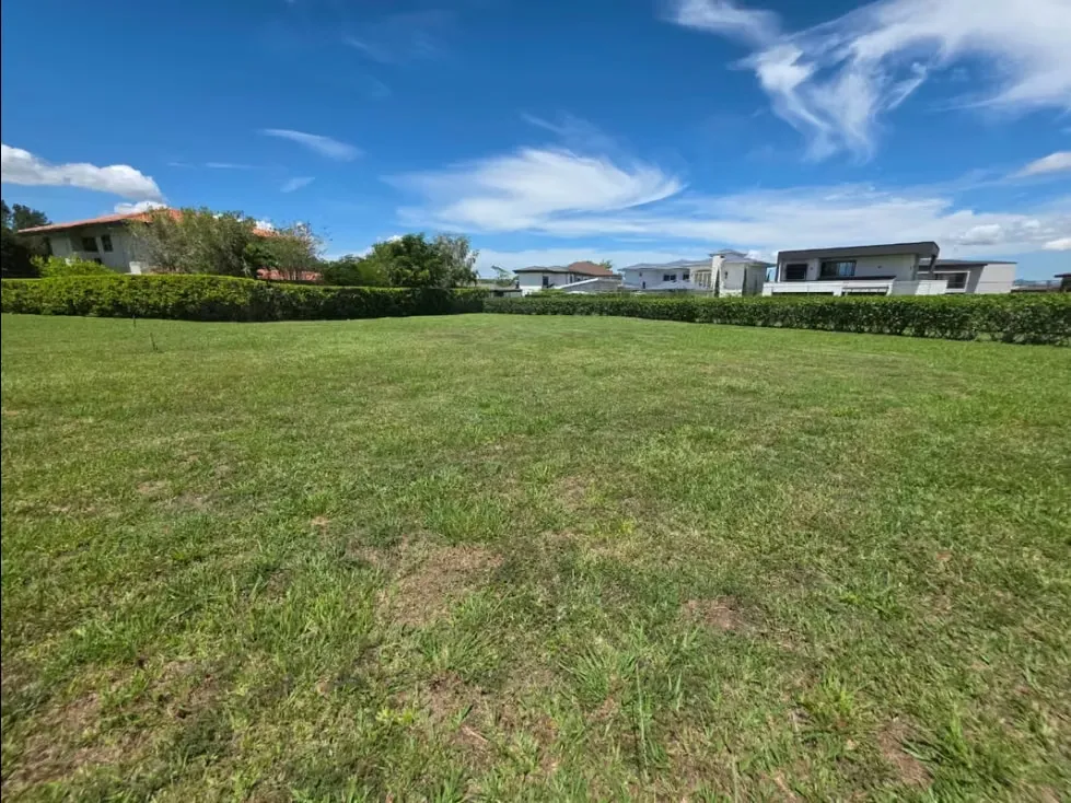 VENTA DE HERMOSO LOTE, HACIENDA LOS REYES, GUACIMA 4150 (GC)