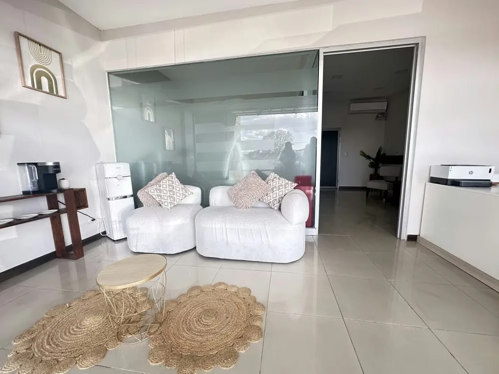 COMMERCIAL PREMISES FOR RENT IN SANTA ANA.