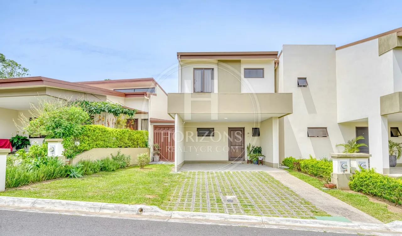 Casa en Venta en Condominio La Floresta en Concepción de Tres Ríos 3 NJA1386SB