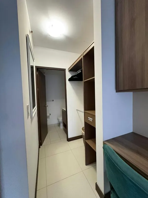 Moderno apartamento totalmente amueblado en Ü Nunciatura, ubicado en el piso 17 de una de las torres más atractivas y cotizadas de la zona oeste de San José. — photo 4