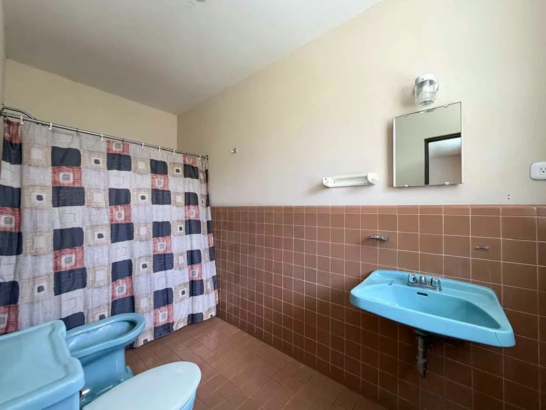 Single-Story Home for Sale in Sabana Norte with Mixed-Use Zoning and Development Potential — photo 2