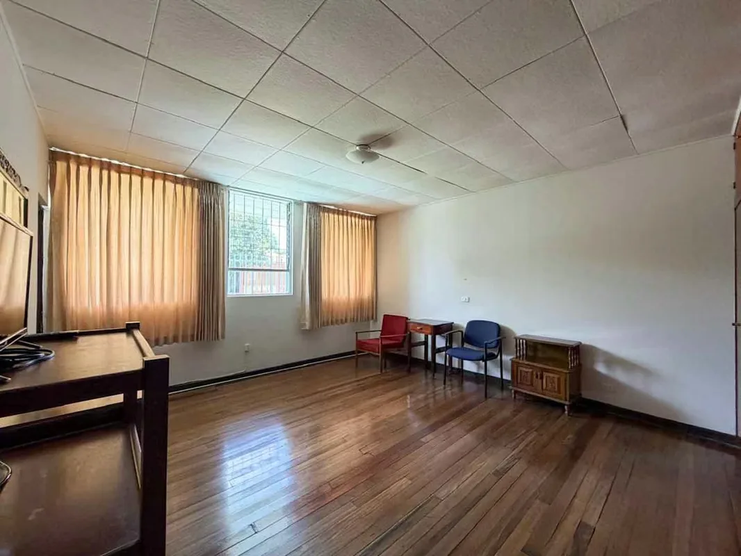 Single-Story Home for Sale in Sabana Norte with Mixed-Use Zoning and Development Potential — photo 5