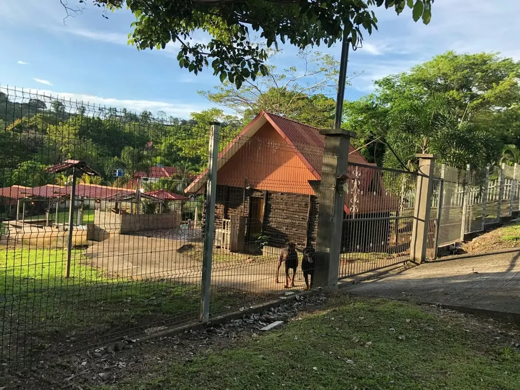 MA Asesoría vende propiedad en un entorno de montaña en Juanilama de Esparza, clima tropical lluvioso con ...