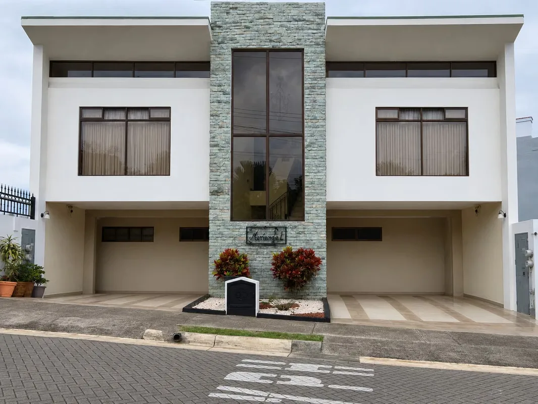 Building with 3 Apartments for Sale in Condominio Terrafé, Heredia
