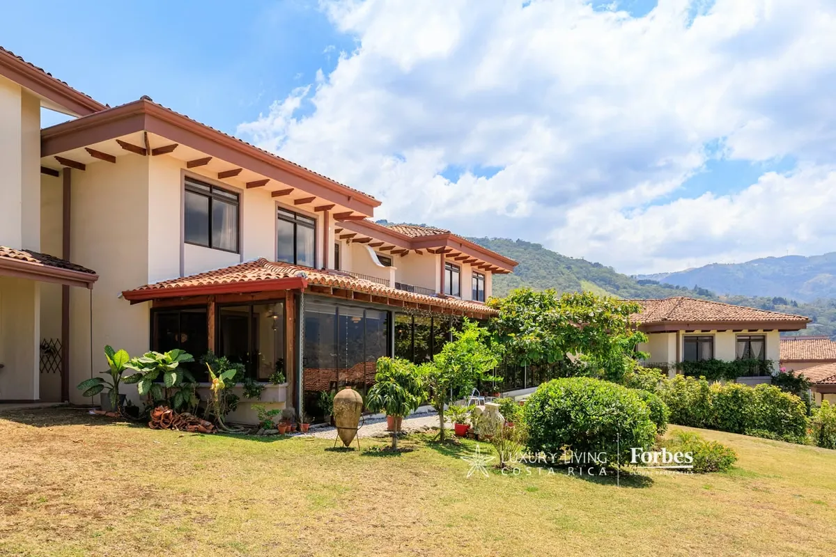 20157 – House, 3 bedrooms, terrace, jacuzzi and view for rent