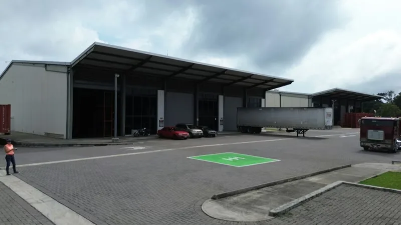 Área 3.744 m², una excelente opción para empresas que requieren amplios espacios para logística, almacenamiento y ... — photo 3