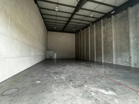 Area 312 m², ideal para almacenamiento, distribución y operaciones empresariales en un parque industrial moderno y ... — photo 3