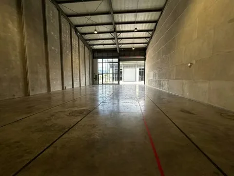 Area 312 m², ideal para almacenamiento, distribución y operaciones empresariales en un parque industrial moderno y ... — photo 4
