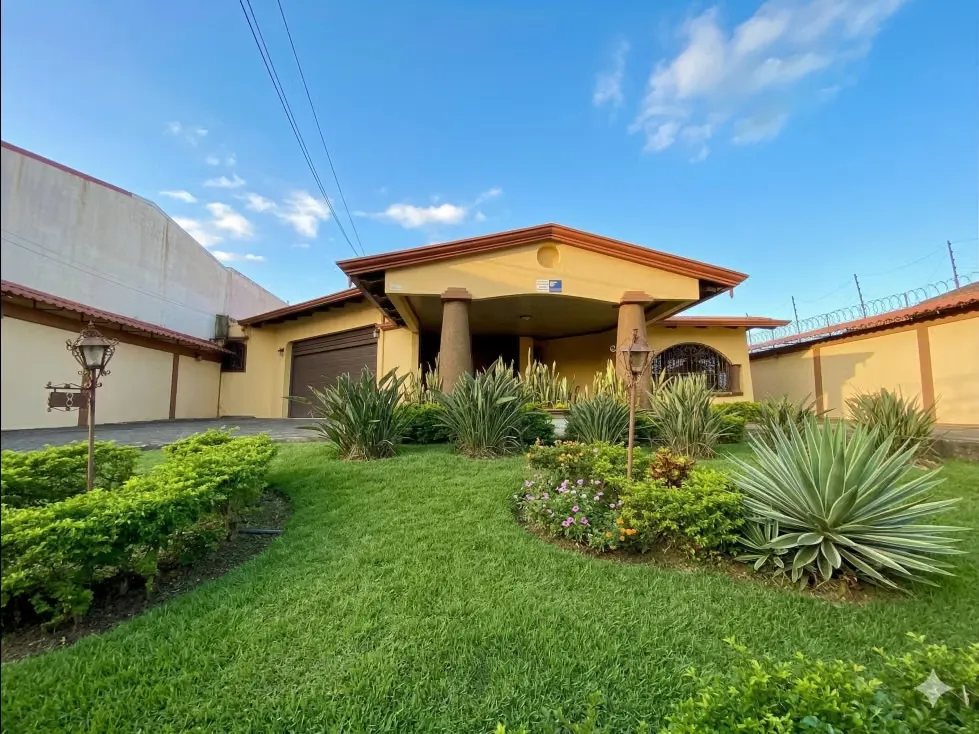 Descubra la combinación perfecta de lujo, amplitud y serenidad en esta espectacular residencia ...