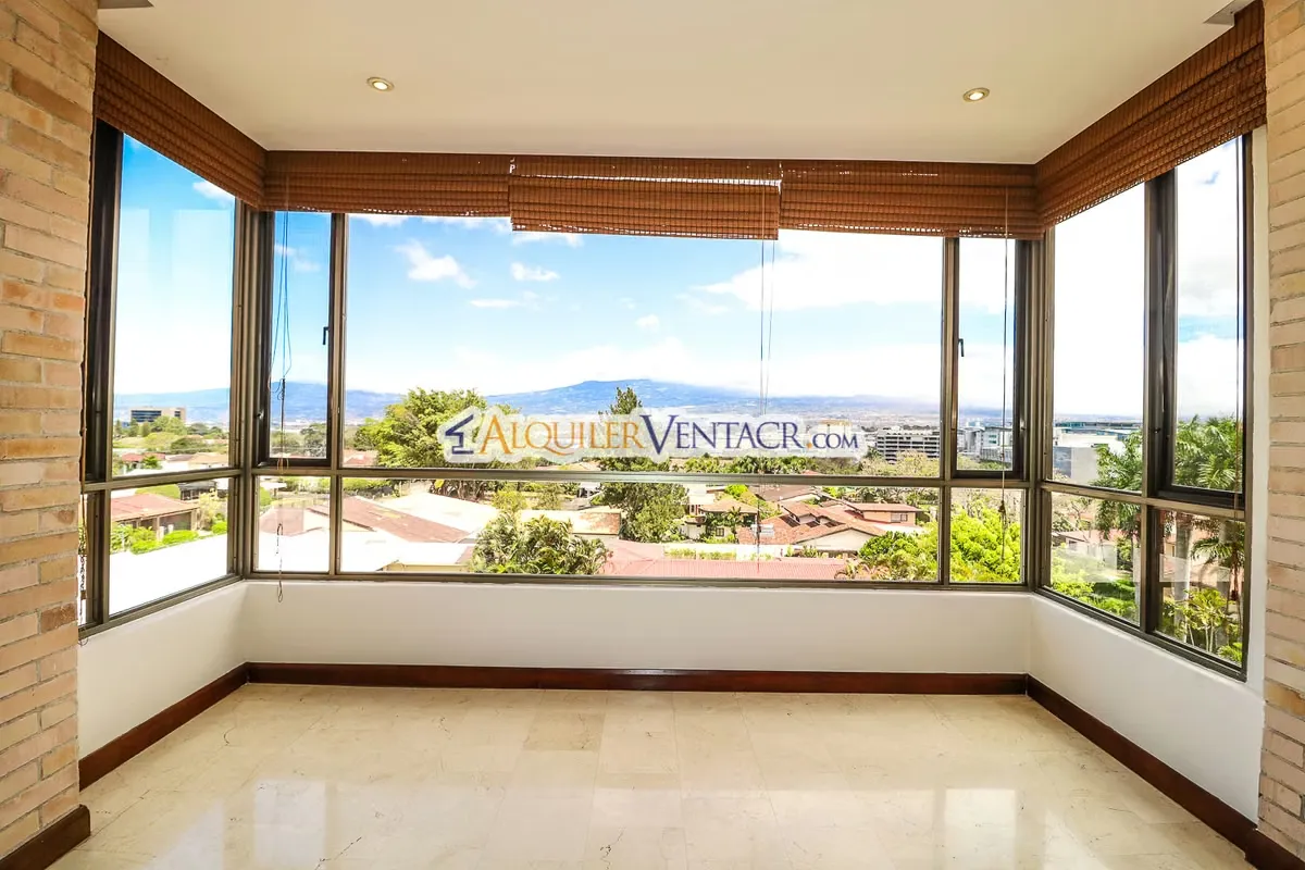 LUJOSO APARTAMENTO DE 324 M2 DE 4 HABIT. EN LOS LAURELES ESCAZU