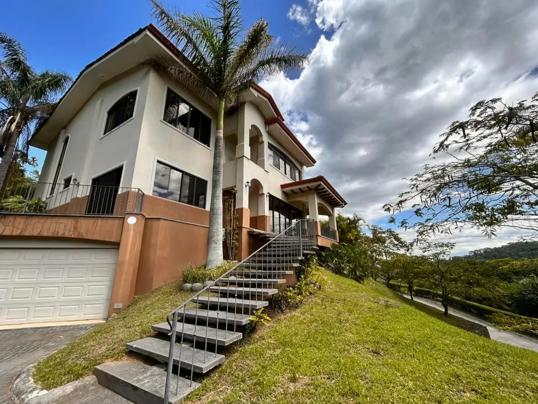 LUXURY HOUSE FOR SALE - BRASIL DE MORA - CIUDAD COLON