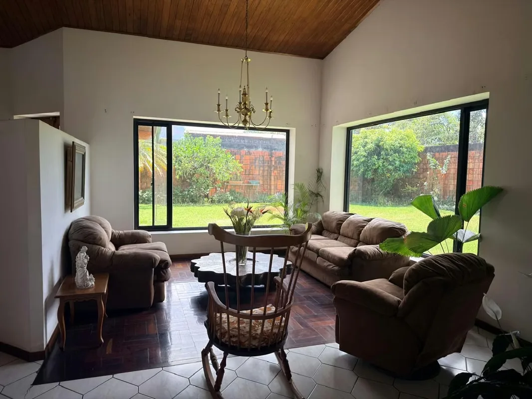 Spacious single-level house for sale in Curridabat.