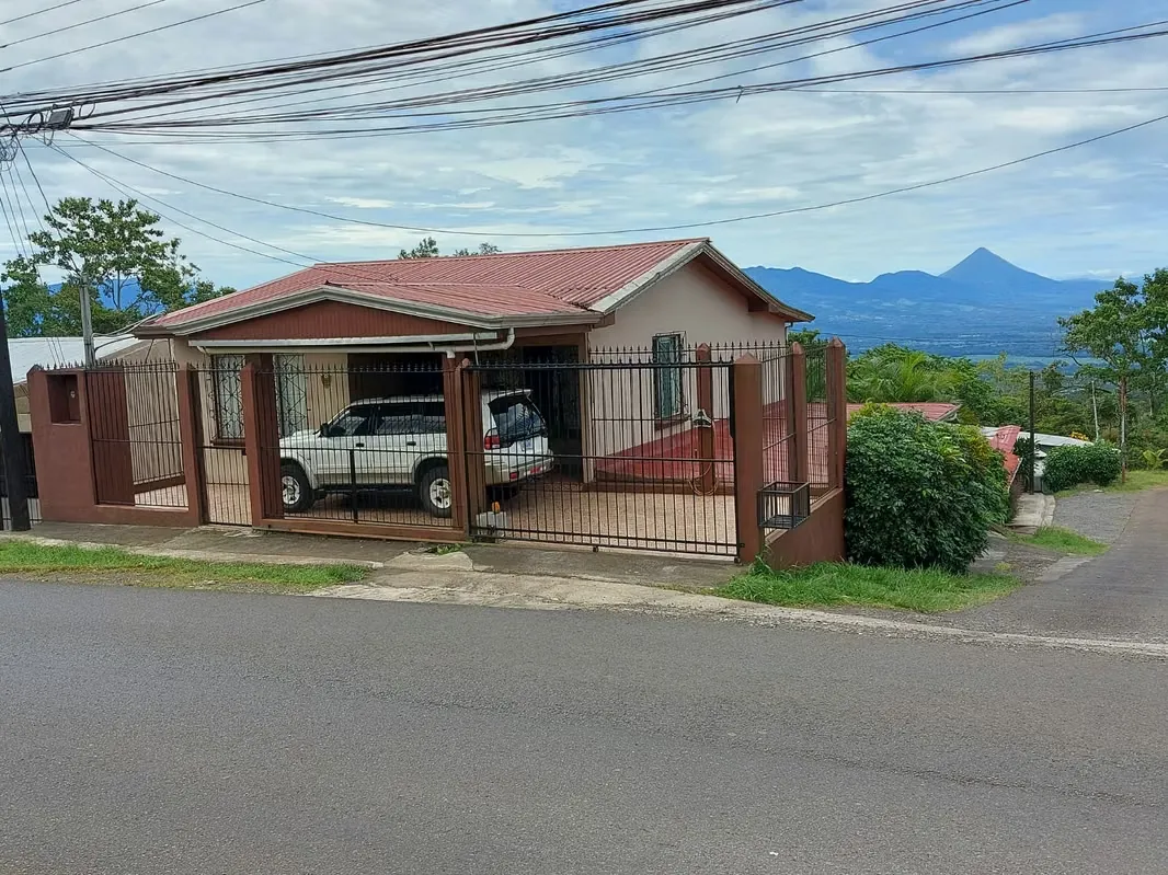 Casa con dos apartamentos en Ciudad Quesada