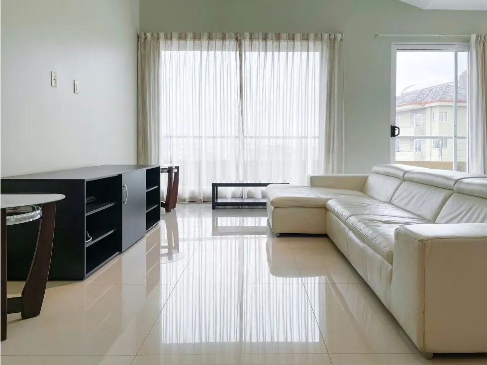 Iluminado y amplio apartamento amueblado en Bello Horizonte