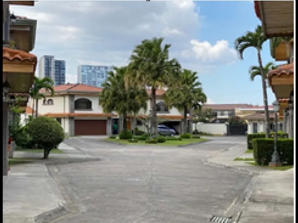 Ubicada en una de las zonas residenciales más exclusivas y cotizadas del este de San José, esta elegante propiedad combina amplitud, confort, privacidad y acabados de alta calidad. ...