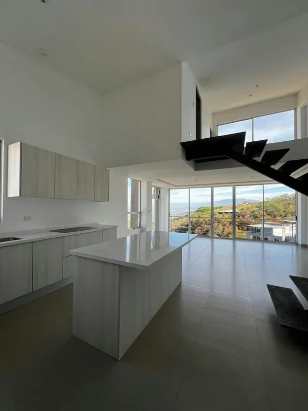 A jewel in Alto de Las Palomas (Santa Ana), Pent-house with 2 levels, in a new condominium with top-notch amenities: - Pool - Jacuzzi - Sun/deck - Co/working - Gym - Bar - 2 Terraces ...