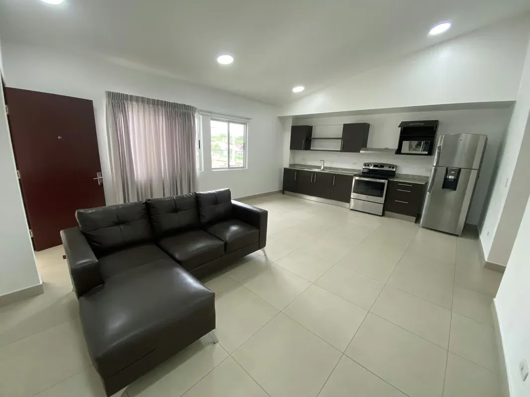 Alquiler de cómodo apartamento en La Sabana