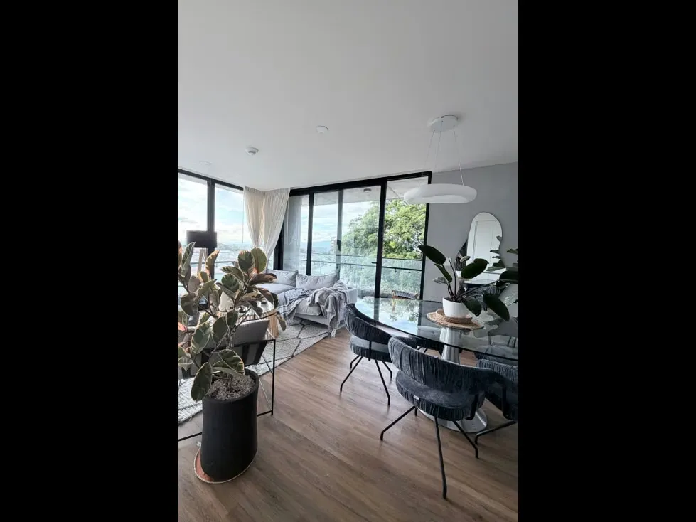 Descubre un exclusivo proyecto boutique de tan solo 39 apartamentos, cuidadosamente diseñado para ofrecer privacidad, ...