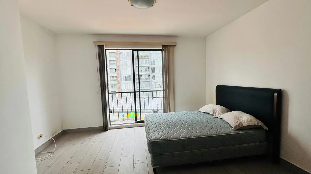 Enjoy the comfort and security of this modern apartment located in one of the most exclusive and strategic areas of San José. Perfect for young couples, small families, or ... — photo 2