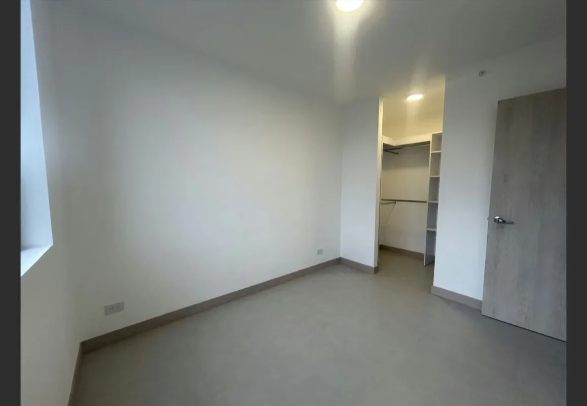 Se alquila apartamento a estrenar ubicado en Sky House, un condominio totalmente nuevo en Paso Ancho, San José, en una ubicación estratégica cerca de la Rotonda de la Guacamaya, con ... — photo 4