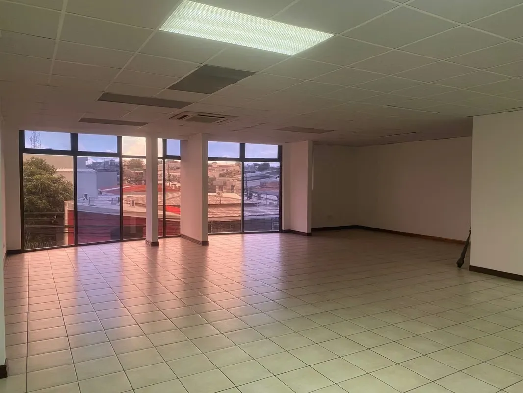 Spacious Office Space for Rent – Just 200 Meters from Paseo Colón 6023