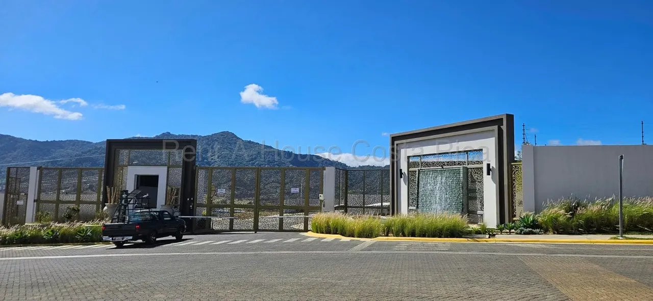 Venta de Lote en La Unión San Juan, Cartago. 26-2068