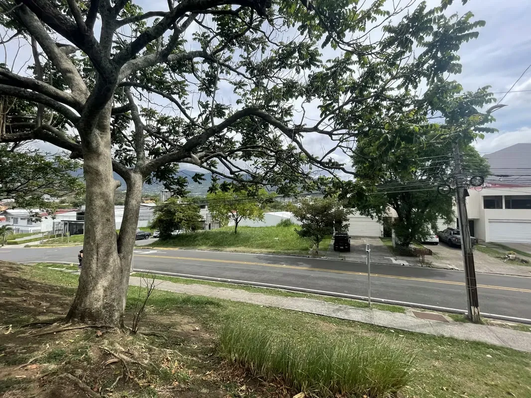 Lot for sale in Trejos Montealegre