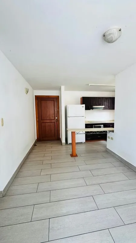 Apartment for rent in condominium in La Uruca with amenities