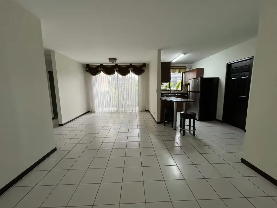 Apartamento a la par de UCIMED en Condominio