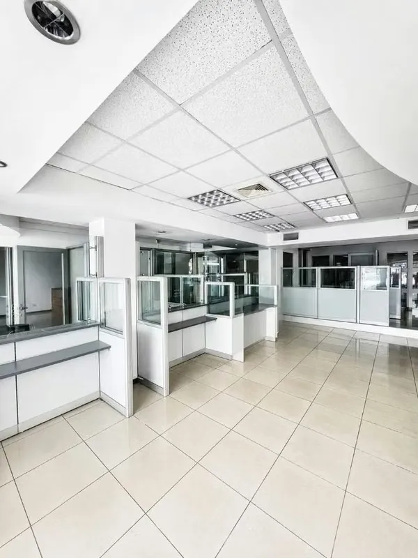 Located in San Rafael de Escazú, in one of the most transit and commercial areas of the sector.
