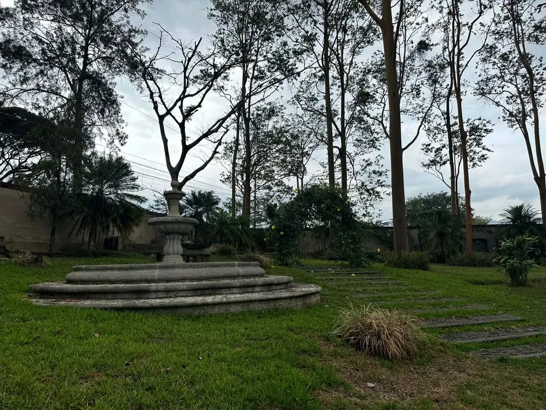 HERMOSA CASA INDEPENDIENTE CON USO RESIDENCIAL Y COMERCIAL