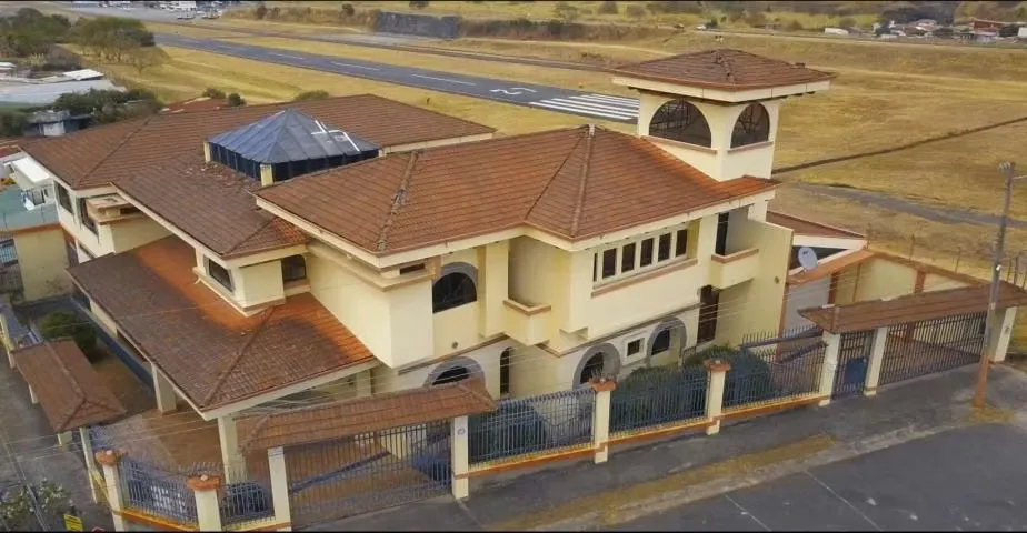Large house for rent - 13 rooms and 9 bathrooms