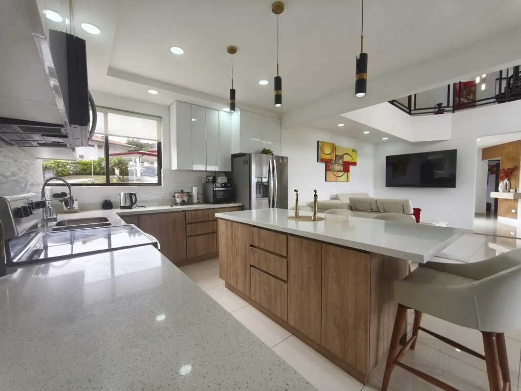 Se vende casa en Condominio. Moravia, San Jerónimo