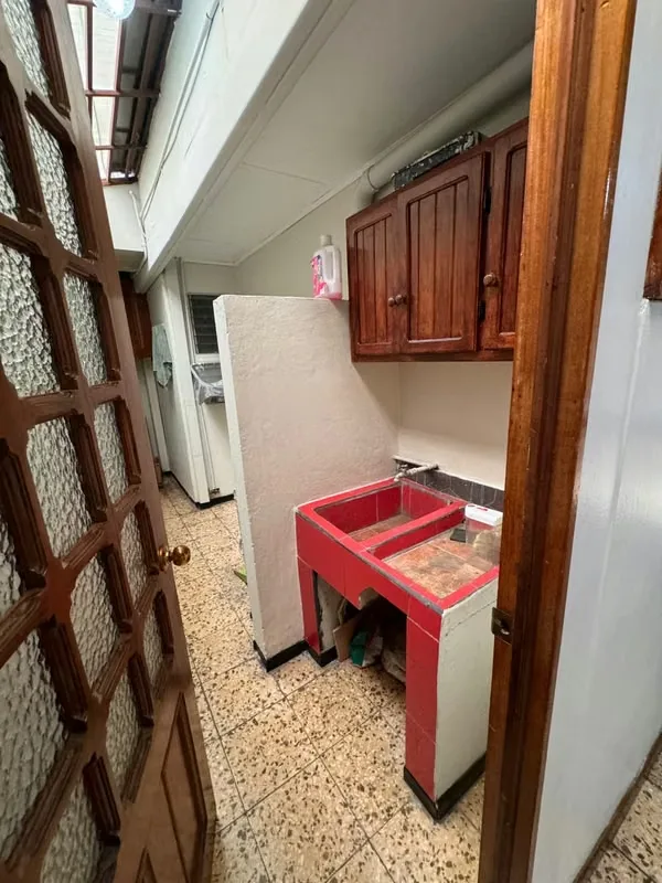 3 bedroom house 2 walking closet 4 bathrooms, living room, dining room, kitchen, TV room, bar area, garden, jacuzzi, park or for 2 cars. — photo 2