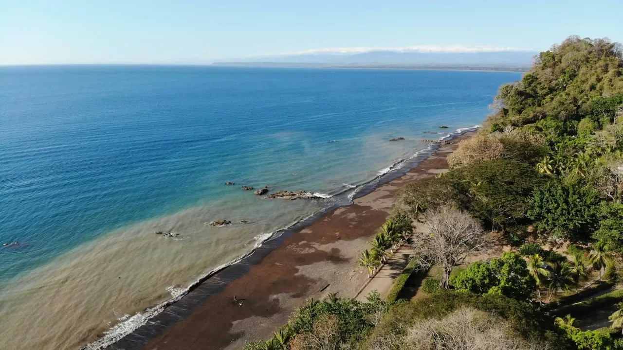 At just 75 km (47 miles) away from San Jose Costa Rica´s capital city, the property is located in Playa Agujas, Costa Rican Central Pacific in a private gated community within 600 feet ... — photo 2