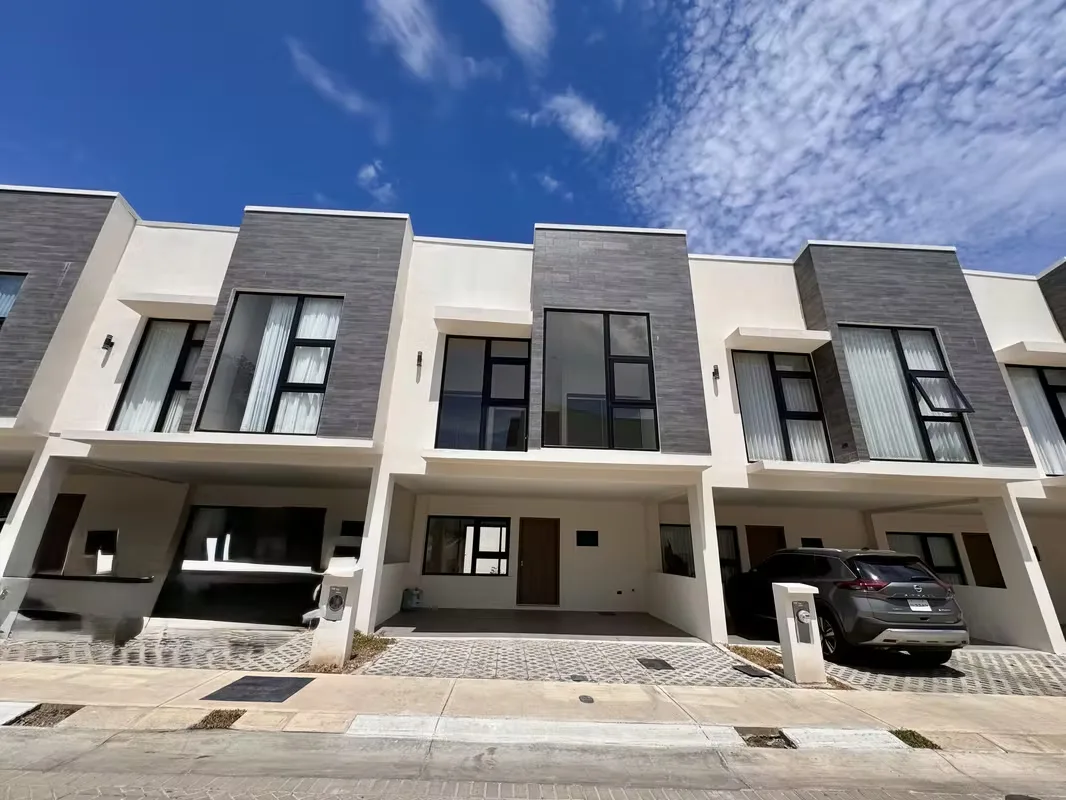 Santa Ana Urbano | Casa en alquiler completamente nueva