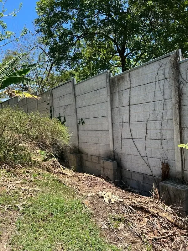 Lot in Don Jesus Condo. Holder, with availability of light and water. Near schools, schools, supermarkets. It has a perimeter fence. — photo 2