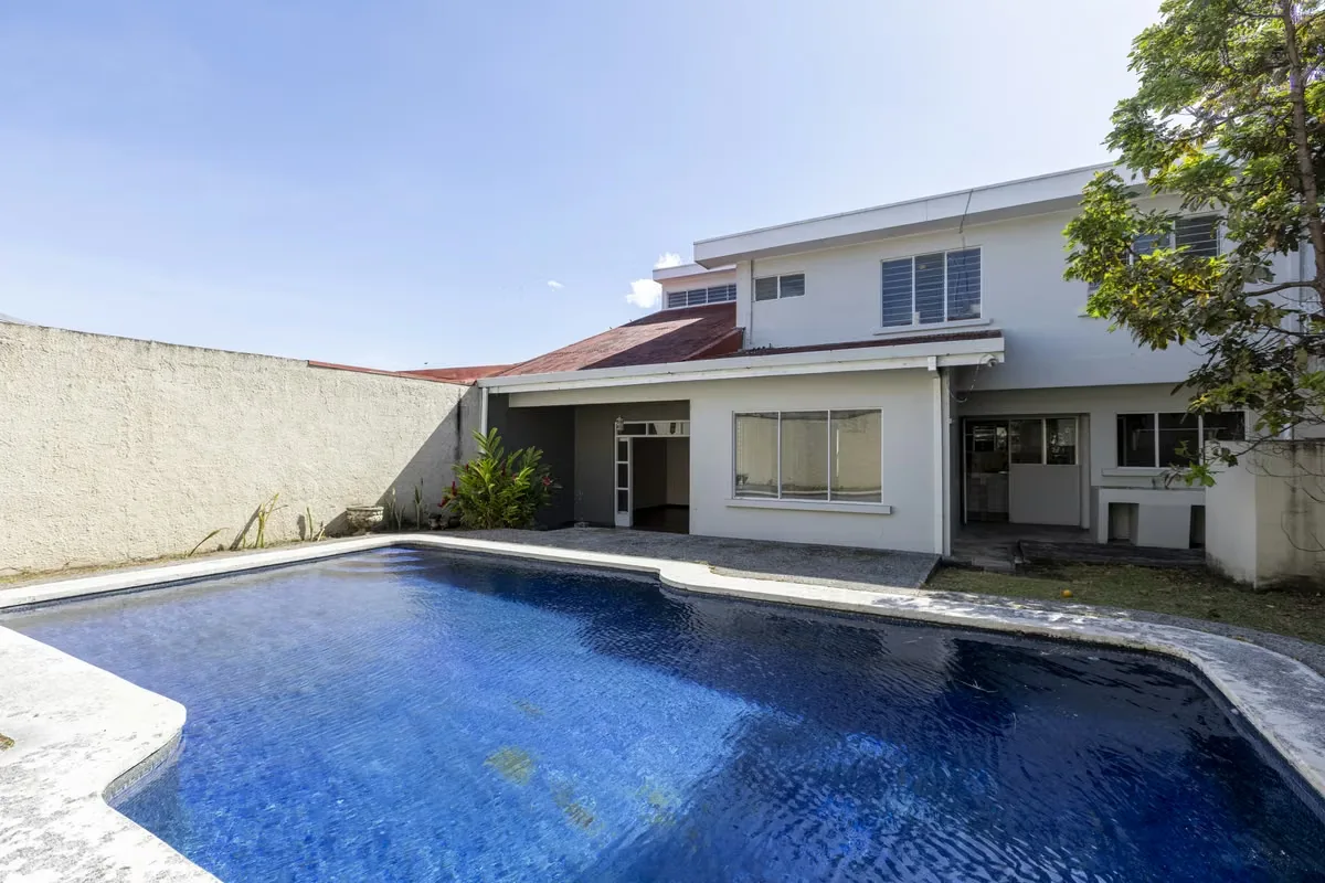 For Sale Spacious home in Rohrmoser-San Jose-VH