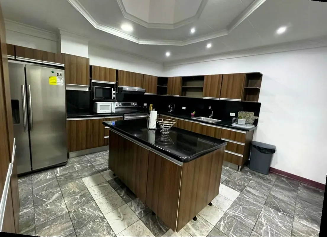 Alquiler de apartamento amueblado en San Antonio de Escazu 6027