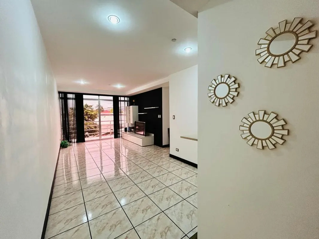 SPACIOUS APARTMENT FOR RENT IN LA URUCA WITH APPLIANCES INCLUDED
