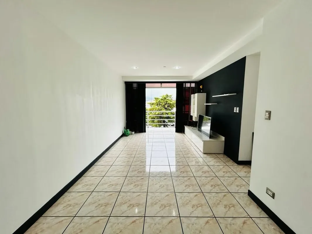 SPACIOUS APARTMENT FOR RENT IN LA URUCA WITH APPLIANCES INCLUDED — photo 3