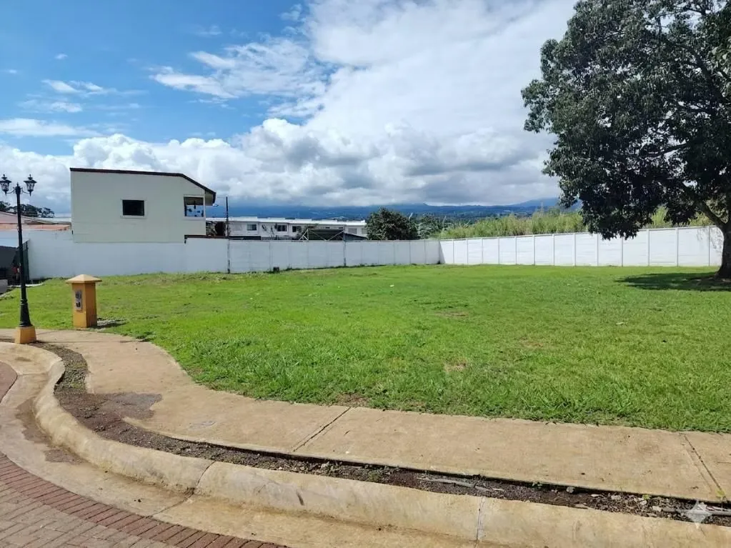 Lote para apartamentos Mercedes Norte
