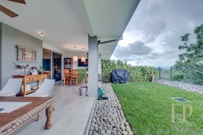 For Rent – Unfurnished Contemporary Home with Terrace and Backyard in Escazú, Jaboncillos