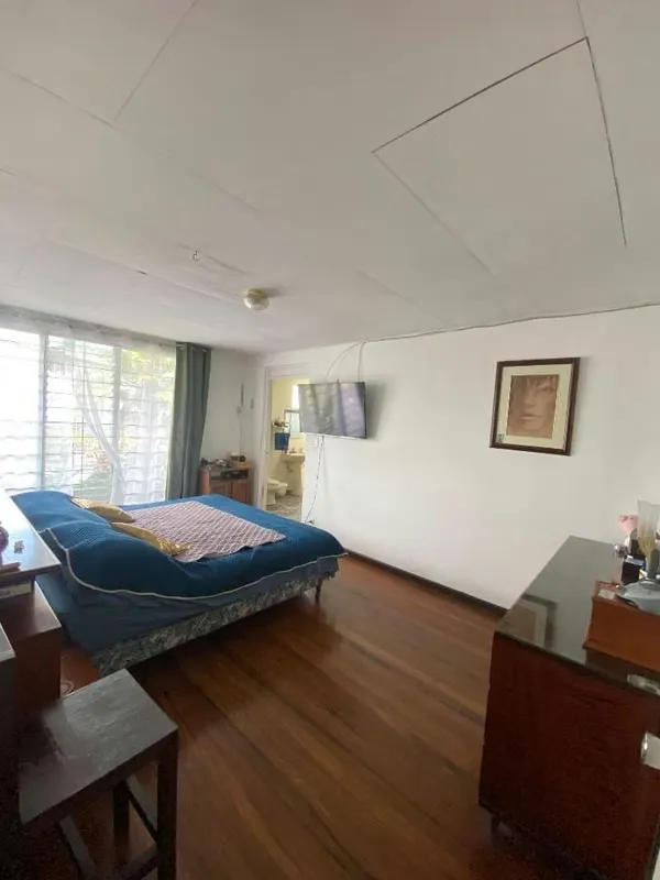 Sell Property in Escazu ideal for apartment construction or remodeling.