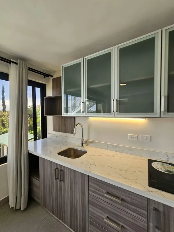 Discover a unique lifestyle in the mountains of San Rafael de Escazú, one of the most exclusive and desirable areas in western San José. Surrounded by lush nature, fresh mountain air, ... — photo 3