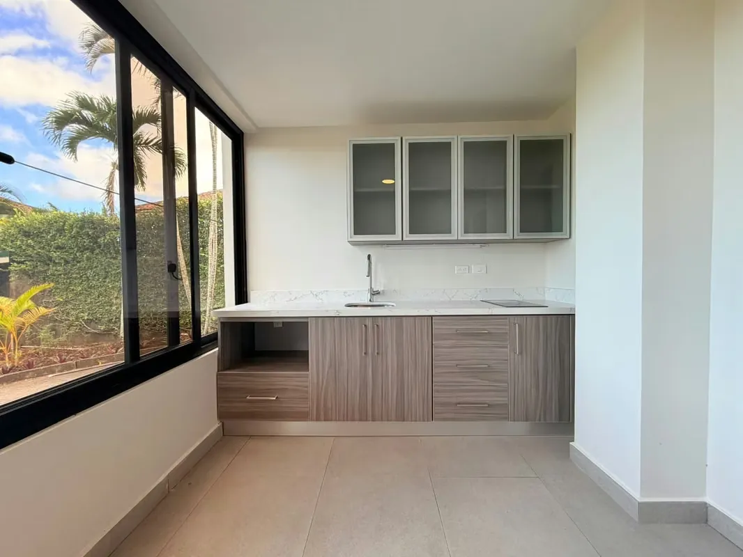 Discover a unique lifestyle in the mountains of San Rafael de Escazú, one of the most exclusive and desirable areas in western San José. Surrounded by lush nature, fresh mountain air, ... — photo 4