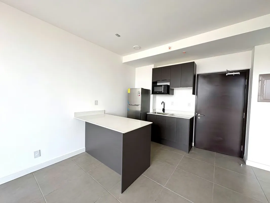 Venta apartamento tipo estudio con vistas panorámicas, Escalante. (AD)