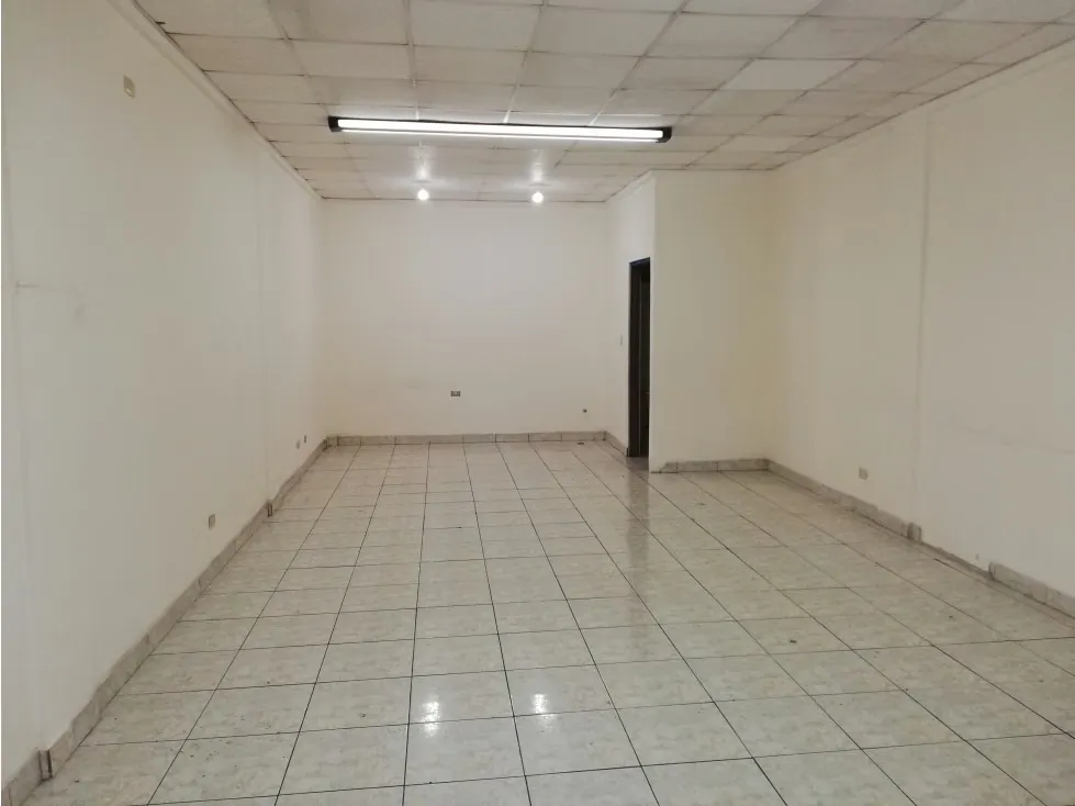 Se alquila local comercial en segundo piso, en una zona con mucho flujo ... — photo 2